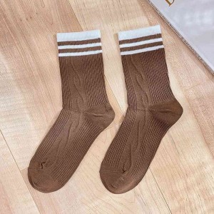 Полосатые бел - белые чулки