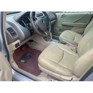 Fit 2004 model three compartment 1.3L CVT