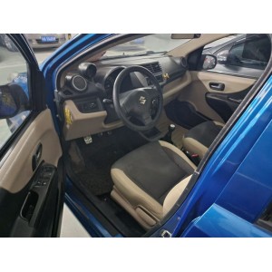 Модель Auto 2009 1.0L Luxury с ручным управлением