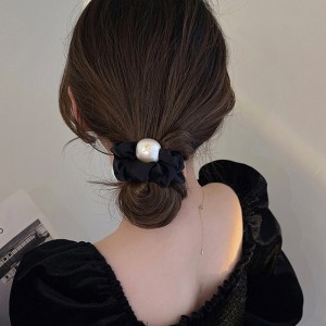 Girl&#039;s ins style large intestine hairband temperament leather band versatile luxury pearl hairband