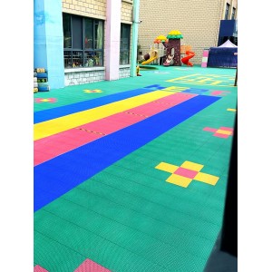 户外塑料地胶 拼装塑胶地面地垫拼块 跑道室外橡胶幼儿园悬浮地板