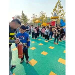 户外塑料地胶 拼装塑胶地面地垫拼块 跑道室外橡胶幼儿园悬浮地板